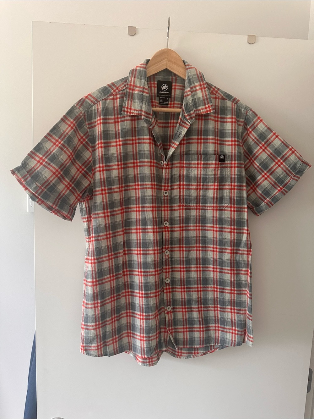 Mammut Men’s L button down casual shirt L